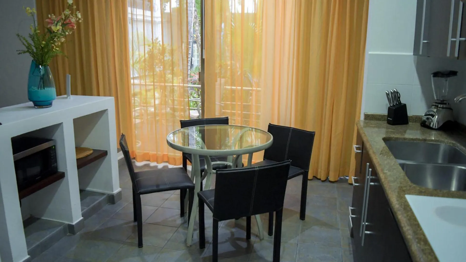 Hotel Almarea Vacation Condo Playa del Carmen